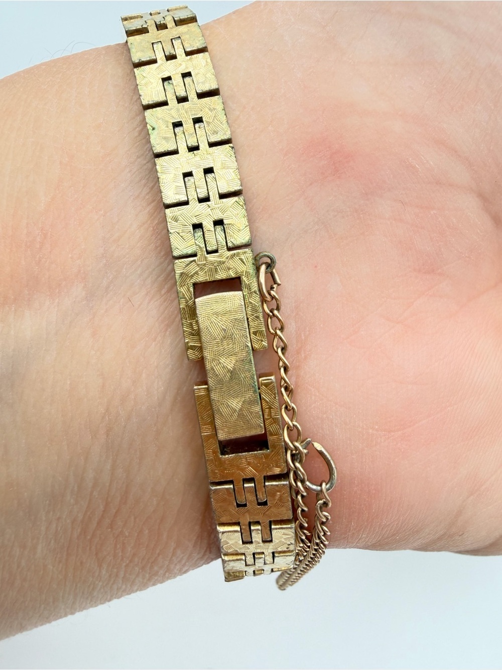 Vintage Seiko Quartz Ladies Watch Gold Tone 1100-7619 Japan w/ Box 6.5” - Picture 15 of 16